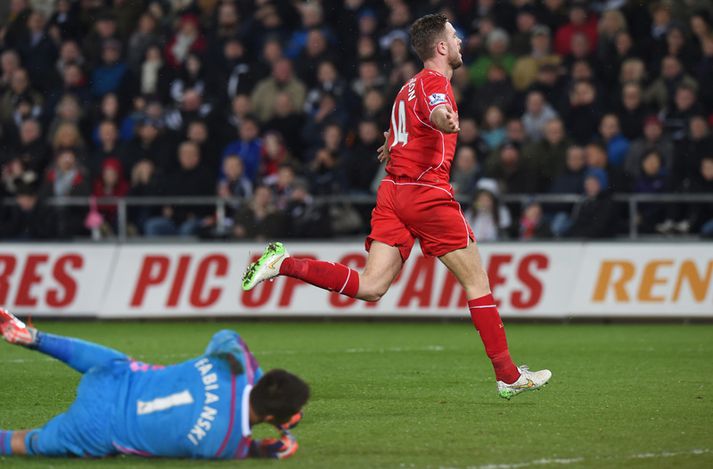 Jordan Henderson fagnar marki sínu.