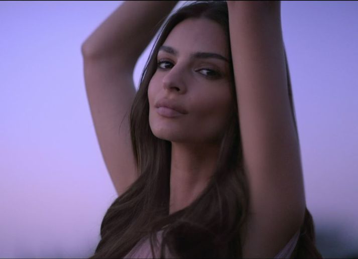 Emily Ratajkowski er andlit Kérastase Paris