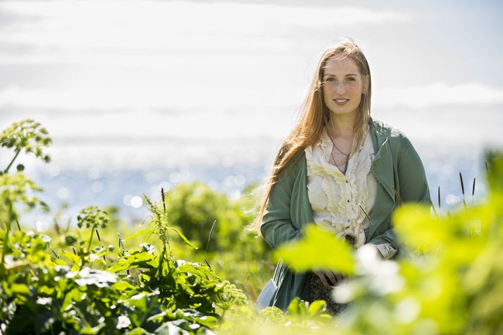 Jóhanna María hefur áður gefið út ljóð og texta en Pínulítil kenopsía. Varúð, hér leynast krókódílar er fyrsta bókin hennar.