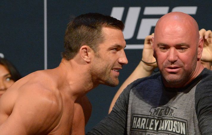 Rockhold ásamt Dana White.