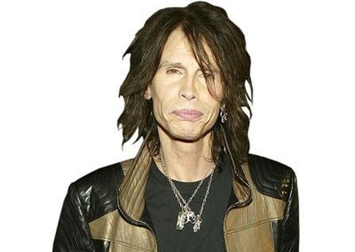Steven Tyler klæðist fötum af dóttur sinni Liv.