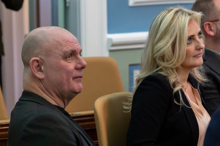 Sigurjón Þórðarson þingmaður Flokks fólksins segir kaupanda hluta útgerðar sinnar alfarið ráða yfir bátnum framvegis. 