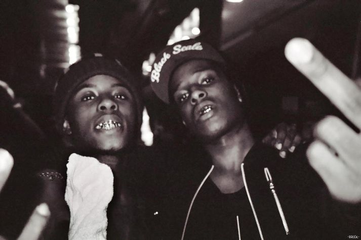 Spaceghostpurrp (t.v.) og A$AP Rocky árið 2011, þegar allir voru vinir í skóginum.

Ekki liggur fyrir hvenær gulltennur verða stórt tískufyrirbæri hér á landi.