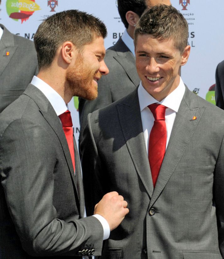 Fernando Torres með Xabi Alonso.