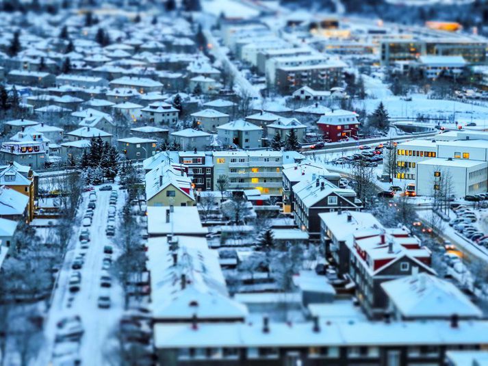 Íbúar eru hvattir til að hafa með sér ílát en einnig er mögulegt að fá poka á staðnum til að moka í.