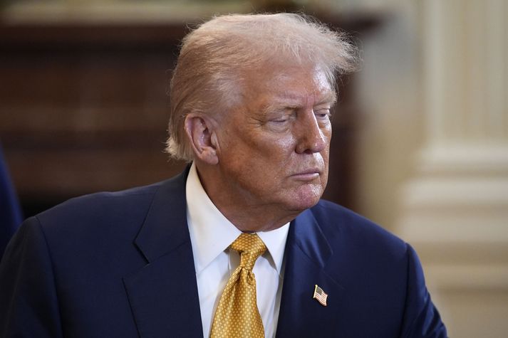 Donald Trump segir að vinslit hafi orðið milli hans og Jeffrey Epstein snemma á þessari öld.