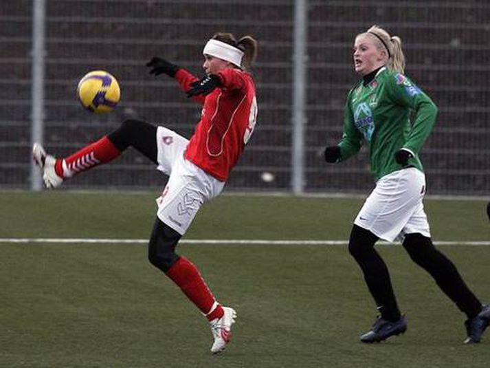 Kristín Ýr Bjarnadóttir í baráttunni í kvöld.