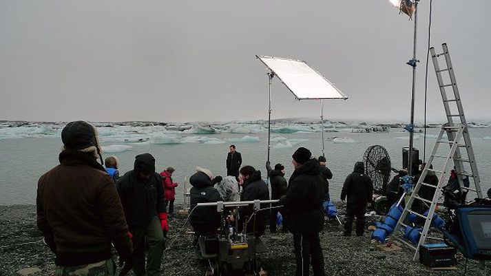 Á tökustað Westlife-piltarnir gáfu sér lítinn tíma til að skoða hvað Reykjavík hafði upp á að bjóða; tökur á nýju myndbandi þeirra stóðu frá morgni til kvölds.