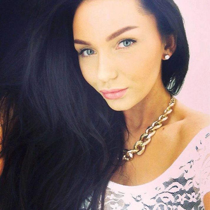 Sara í Júník