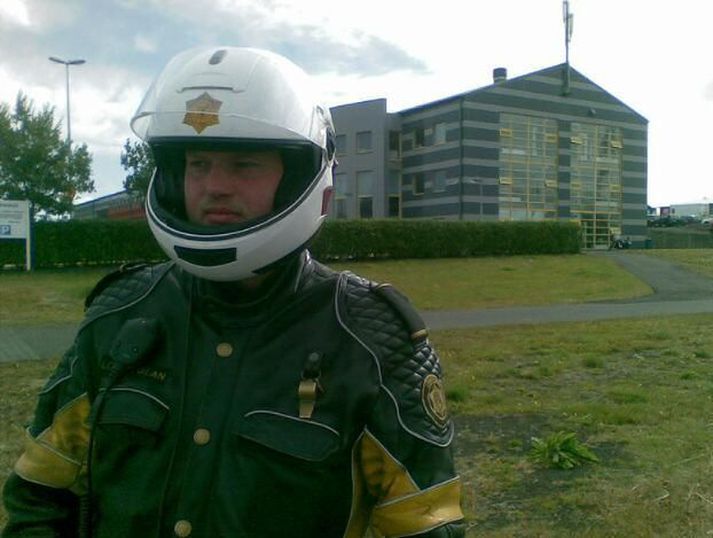 Lögreglan hefur girt af svæðið í kringum Borgarholtsskóla. Mynd/ Böddi.
