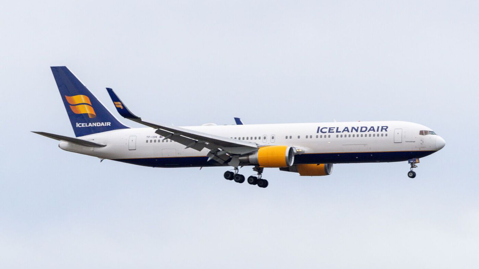 Hættu við lendingu í miðju að­flugi