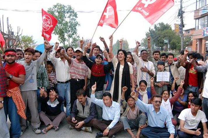 Nepalar eru óhressir með Gyanendra konung.