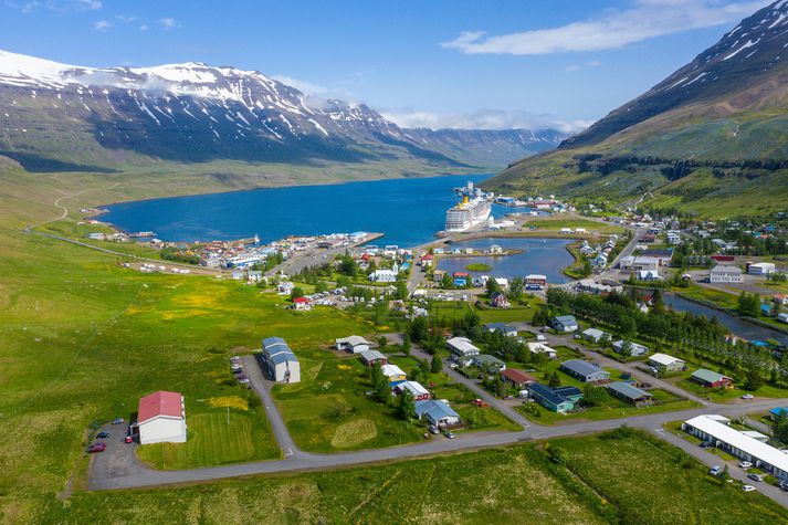 Frá Seyðisfirði. Greitt eru atkvæði um sameiningu fjögurra sveitarfélaga á Austurlandi í dag.