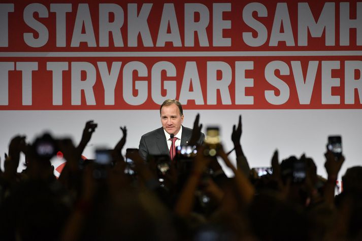 Stefan Löfven, formaður jafnaðarmannaflokksins, ávarpar stuðningsmenn sína.