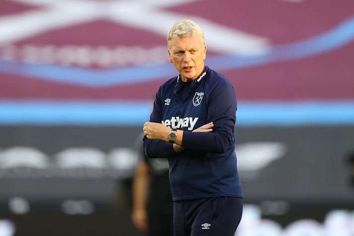 Moyes er ekki á bekknum hjá West Ham í kvöld vegna veikindanna.