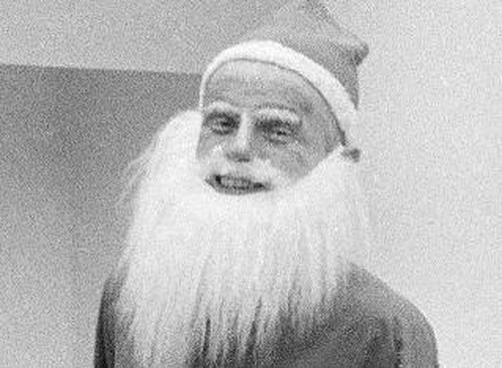 Ómar Ragnarsson í gervi jólasveinsins í Vesturveri við Aðalstræti í desember 1964.