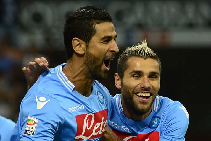 Britos og Valon Behrami voru samherjar hjá Napoli en verða samherjar hjá Watford á næsta tímabili.