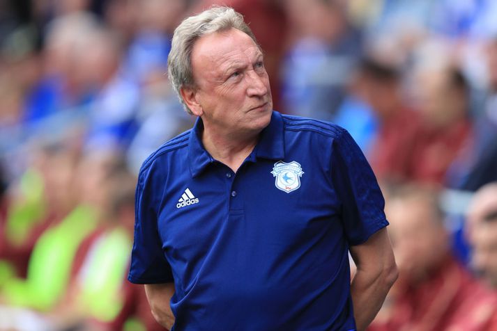 Neil Warnock, þjálfari Cardiff, gaf Aroni hvíld í dag