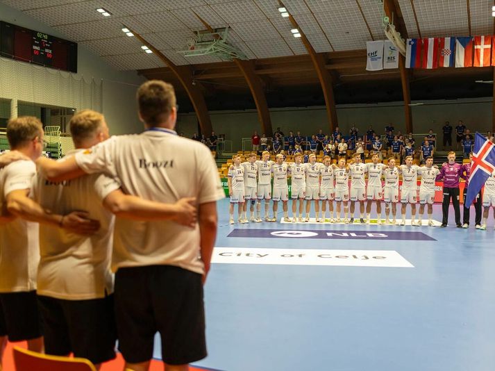 Íslenska U20-ára landsliðið er komið í 8-liða úrslit.