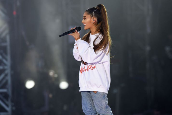 Ariana Grande hér á góðgerðartónleikunum, One Love, sem hún stóð fyrir eftir árásina við Manchester Arena í fyrra.