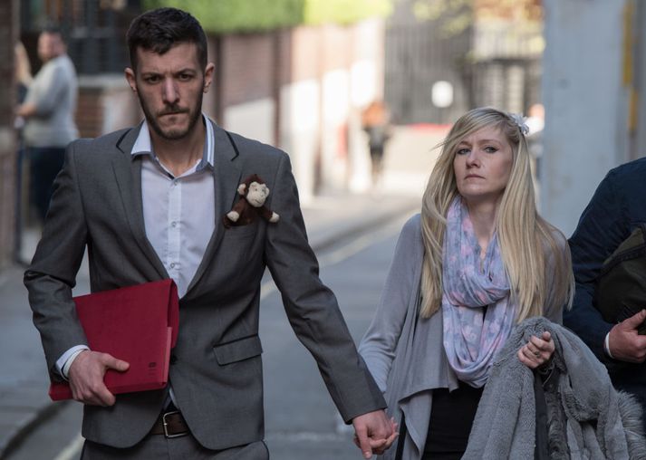 Chris og Connie Gard hafa barist fyrir lífi sonar síns Charlie fyrir dómstólum en hafa tapað.