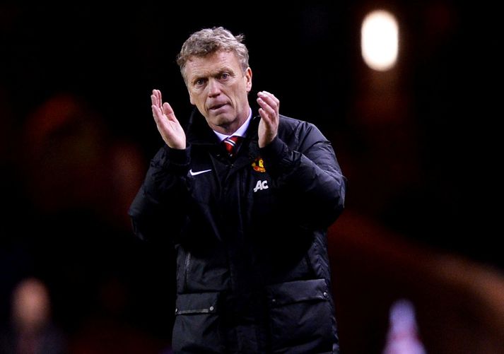 Moyes þakkar áhorfendum fyrir stuðninginn í kvöld.
