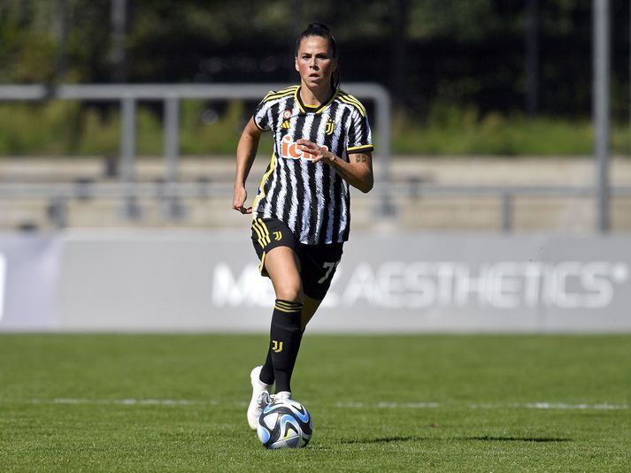 Sara Björk með boltann í leik Juventus á miðvikudag.