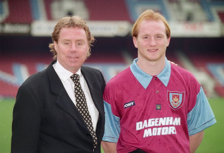 Hartson er hér nýbúinn að semja við West Ham. Meistari Harry Redknapp var þá stjóri Hamranna.