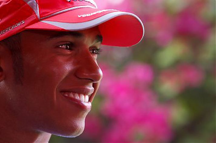 Lewis Hamilton, heimsmeistari í Formúlu 1 ekur á Wembley 14. desember í móti meistaranna.