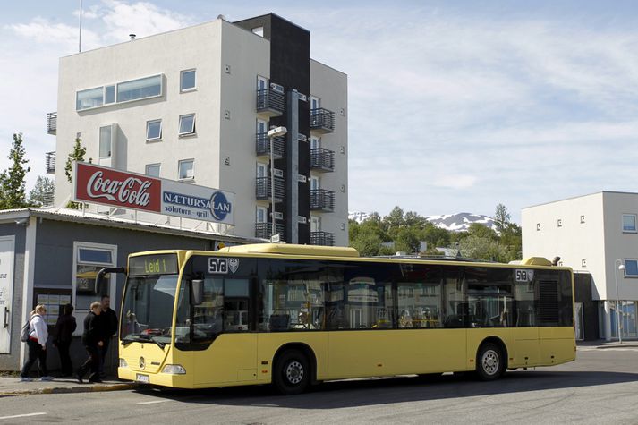 Sigurður Gíslason öryggistrúnaðarmaður hjá Strætisvögnum Akureyrar er ósáttur við samskiptaleysi og óþrifnað eftir lokun Nætursölunnar.