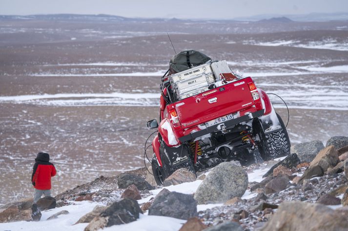 Þrír sérútbúnir Toyota Hilux bílar voru með í för.