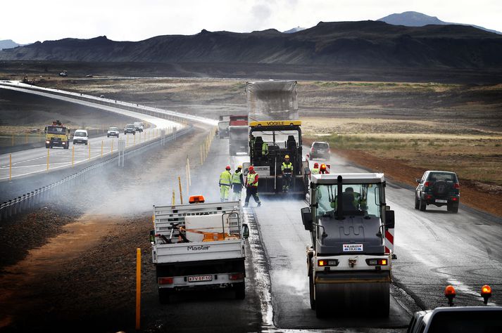 Viðhald á bundnu slitlagi er hvað mikilvægast við að halda við samgöngumannvirkjum. 