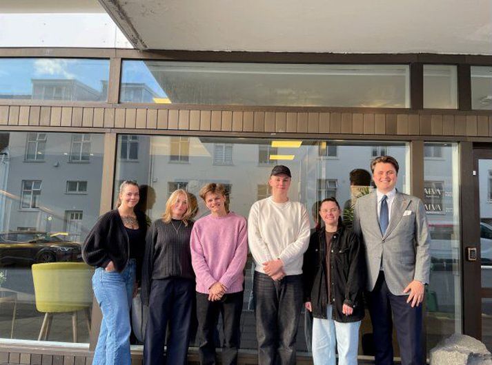 Ný stjórn Hallveigar. Frá vinstri til hægri, Sveindís Guðmundsdóttir, Agla Arnars Katrínardóttir, Steindór Örn Gunnarsson, Brynjar Bragi Einarsson, Agnes Lóa Gunnarsdóttir og Egill Hermannsson.