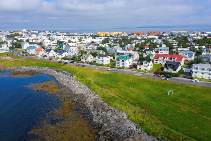 Mun minna var um fasteignaviðskipti á höfuðborgarsvæðinu í apríl en í mánuðinum á undan. Fasteignasali rekur það til kórónuveirufaraldursins.