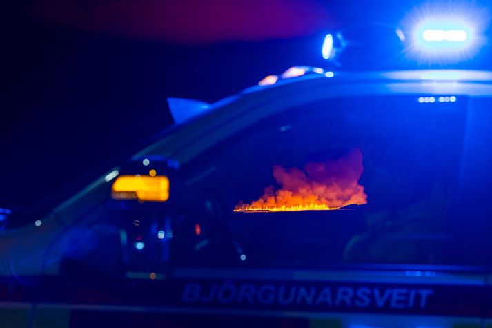 Gosið mallar áfram.
