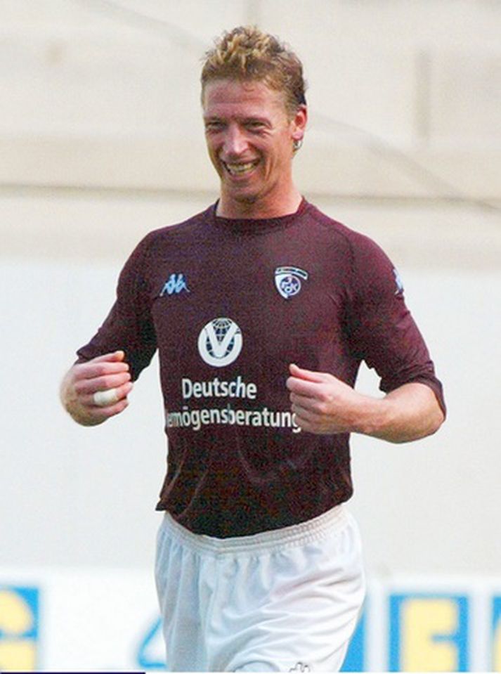 Steffen Freund fagnar marki með Kaiserslautern í ágústmánuði 2003.