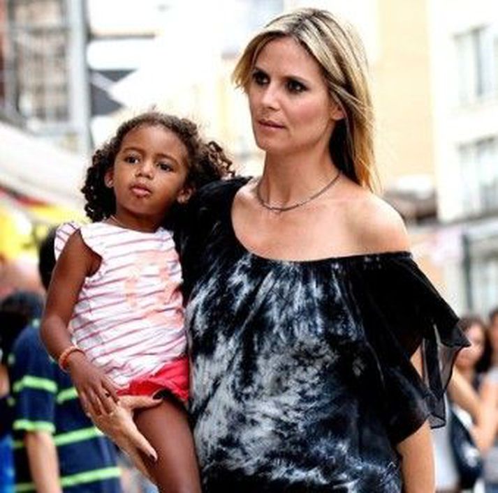Heidi Klum á göngu með dóttur sína og Seal.