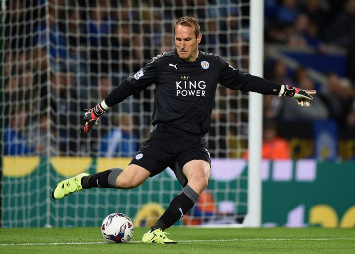 Mark Schwarzer í bikarleik með Leicester.