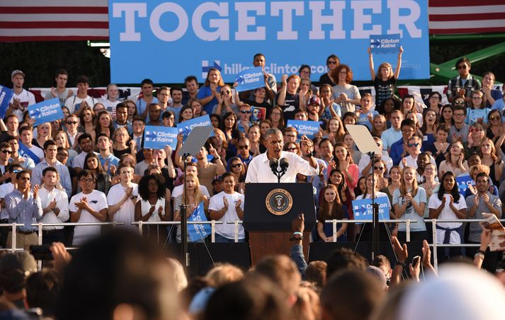 Obama á kosningafundinum í gær.