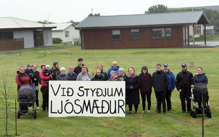 Íbúar í Vík sýndu ljósmæðrum stuðning í dag.