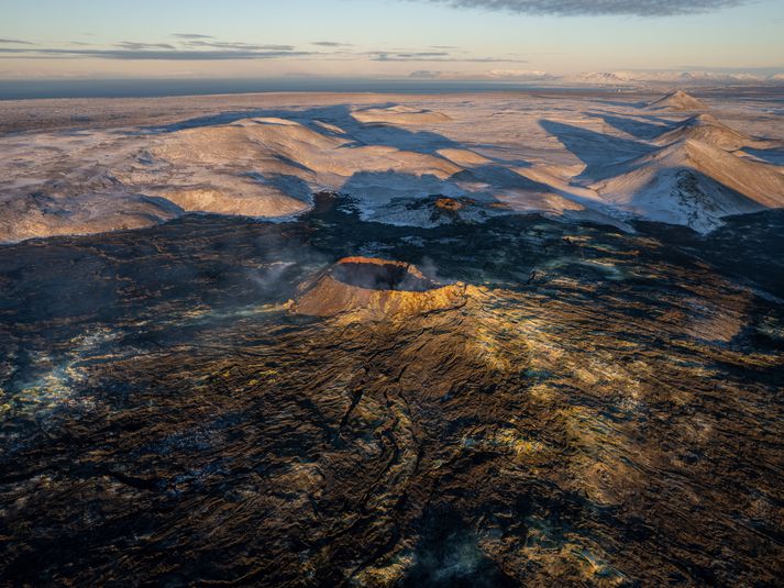 Aðalgígurinn í Fagradalsfjalli í desember þegar kvika nálgaðist síðast yfirborð. Því kvikuinnskoti lauk án eldgoss.