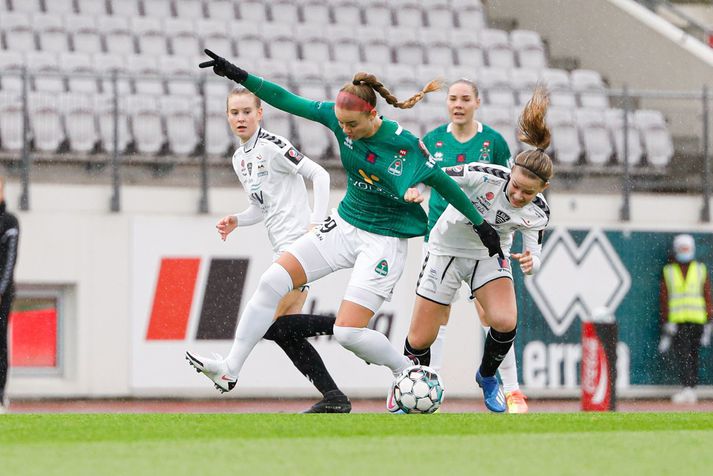 ÍBV sýndi Íslandsmeisturum Breiðabliks enga virðingu í gær og vann 4-2 sigur.