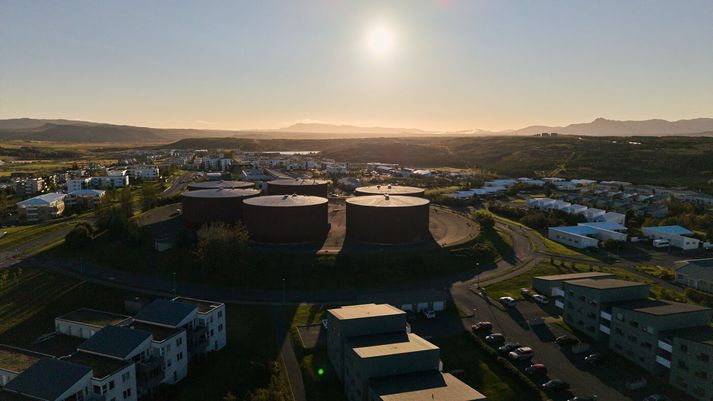 Hiti á landinu verður á bilinu fimm til þrettán stig. 