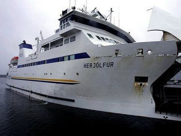 Herjólfur fór hvergi í morgun vegna ölduhæðar.