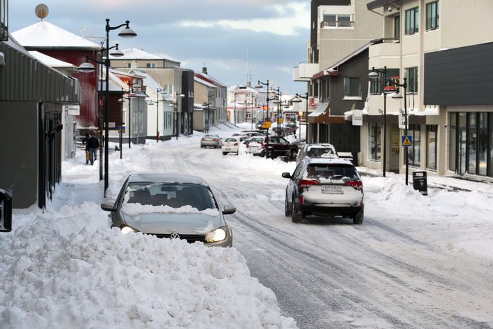 Um 50 starfsgreinar eiga sína fulltrúa við Hafnargötuna og þar starfa um 500 manns.