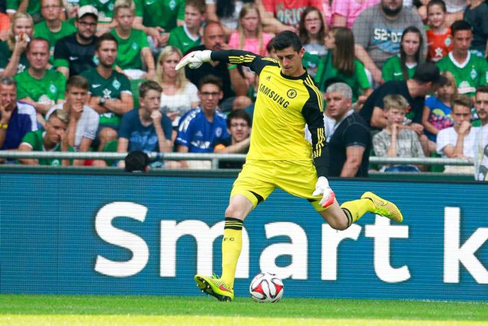 Courtois á í mikilli samkeppni við Petr Cech hjá Chelsea.