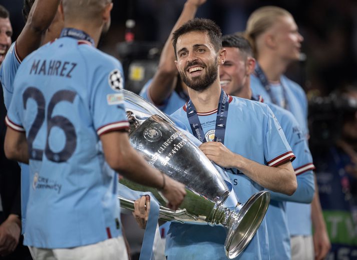 Bernardo Silva með Meistaradeildarbikarinn en nú tekur hann við þeim bikurum sem City vinnur á komandi tímabili.