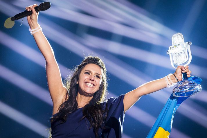 Jamala fagnar hér sigri í Eurovision.