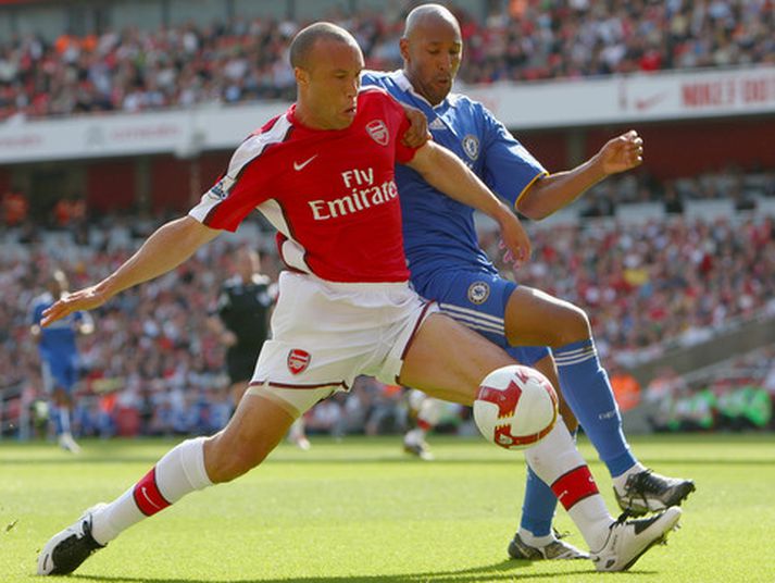 Mikael Silvestre og Nicolas Anelka ætluðu báðir að spila leikinn.