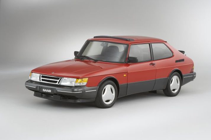 Margir líta á gamla Saab 900 sem hinn eina sanna. GM framleiddi hann þó aldrei.